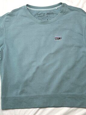 Patagonia Organic Cotton Womens Small Blue Crewneck Sweatshirt Boxy Cropped Logo